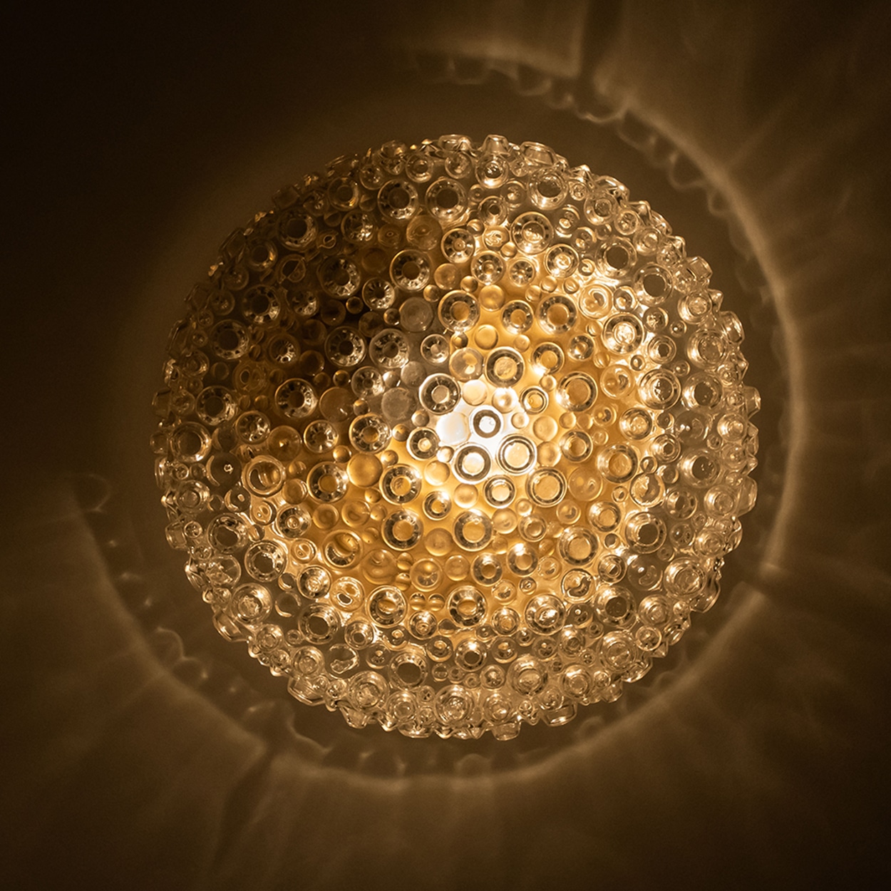 Round Bubble Textured Glass Flush Mount, VEB