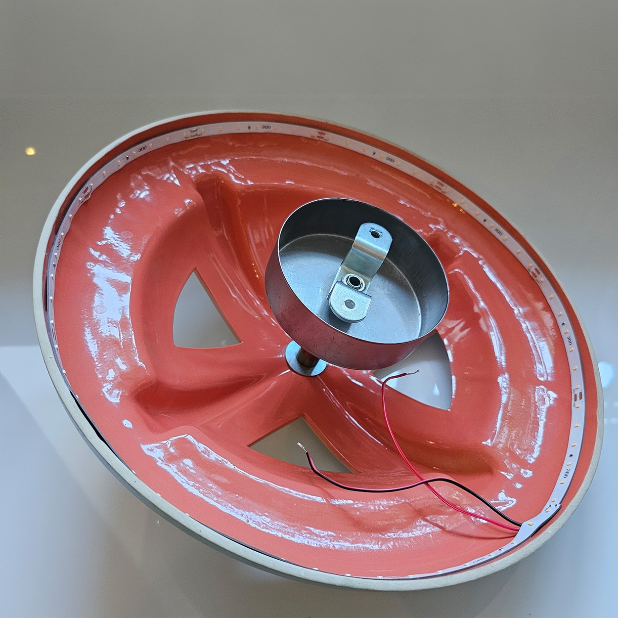 1 of the 6 Ceramic Lamps, Rosettes by Jeanine Keizer, 1990
