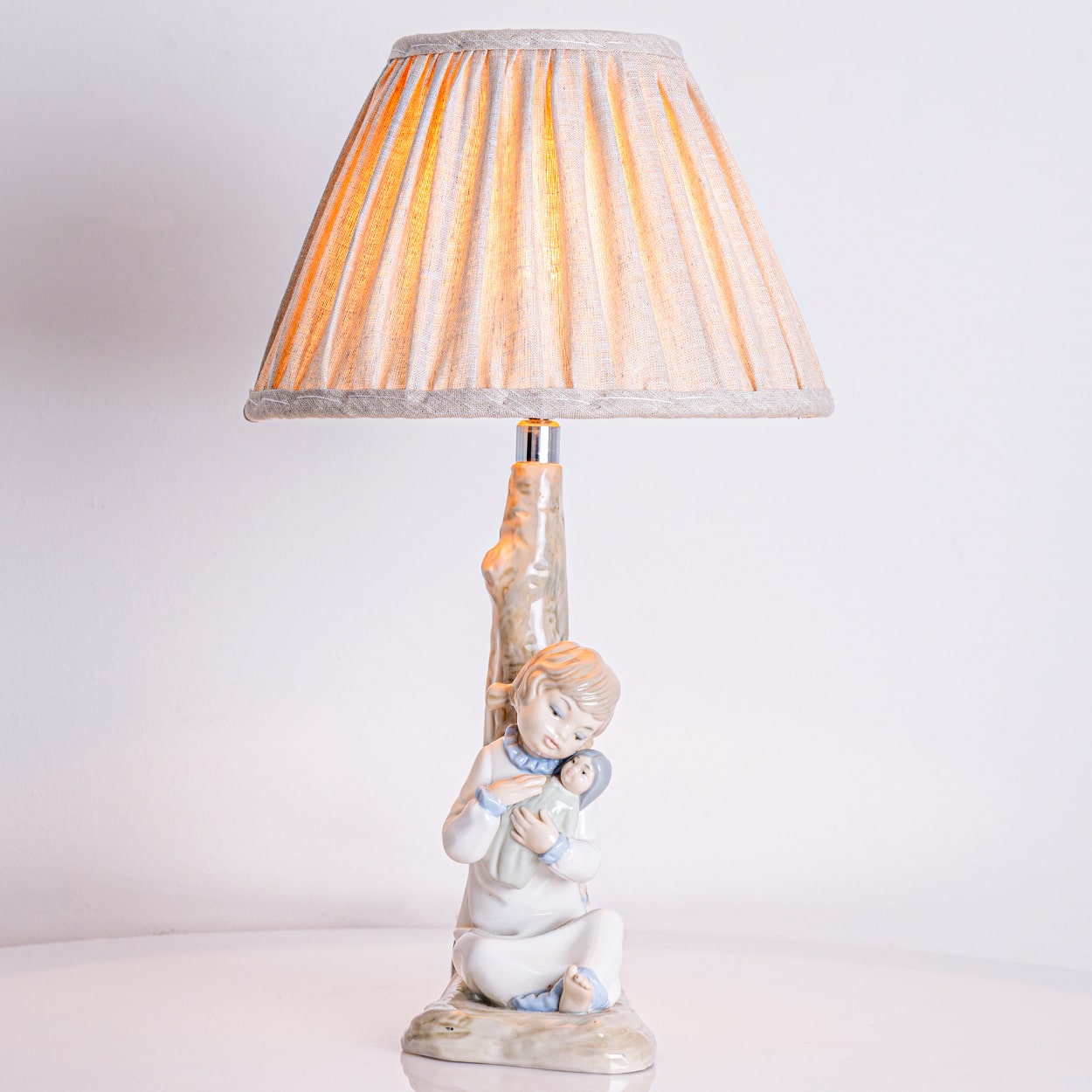Lladro Zaphir Porcelain Lamp Girl with Doll, Spain 1970s