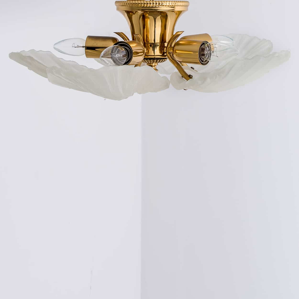 Beautiful Murano Glass and Brass five Leaves Chandelier, 1970s