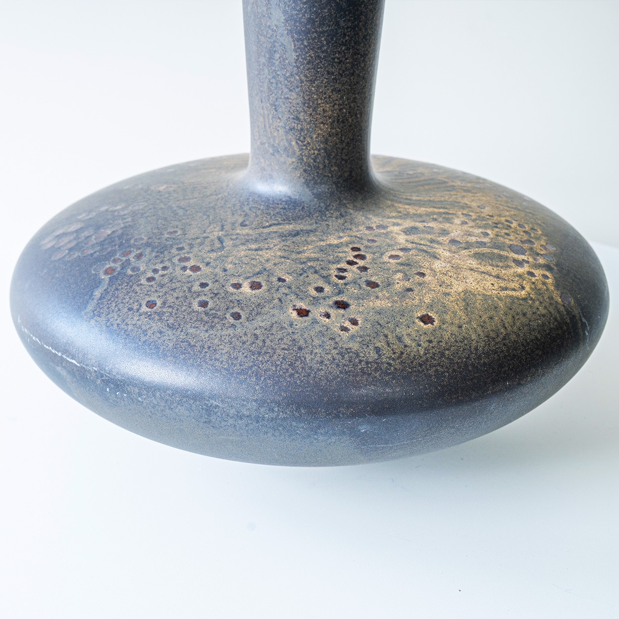 Sculptural Wide Disc Ceramic Lamp, Neutral Custom Lampshade by R. Houben