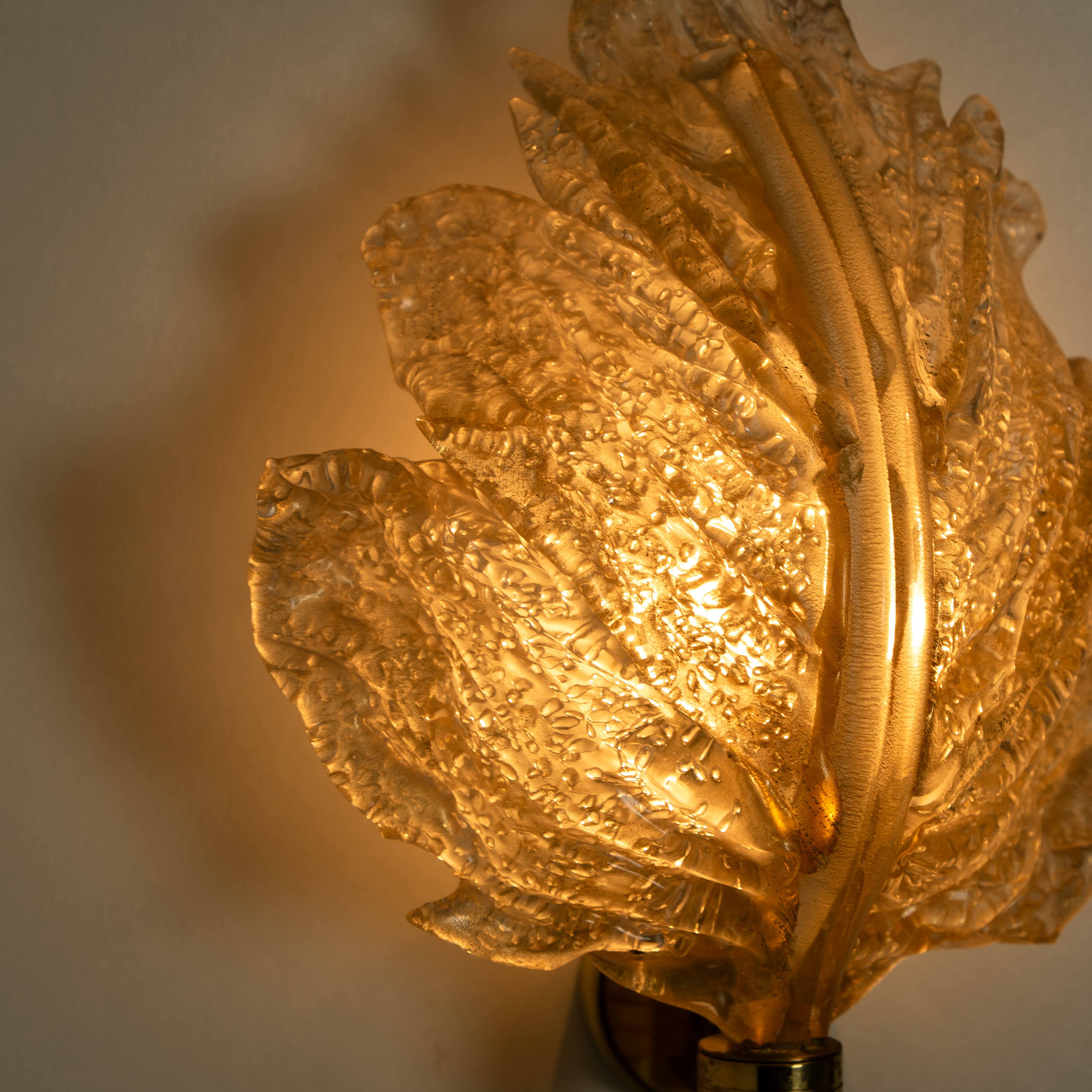 1 of the 4 Wall Sconces Barovier & Toso Glass and Brass Leafs, Italy 1970