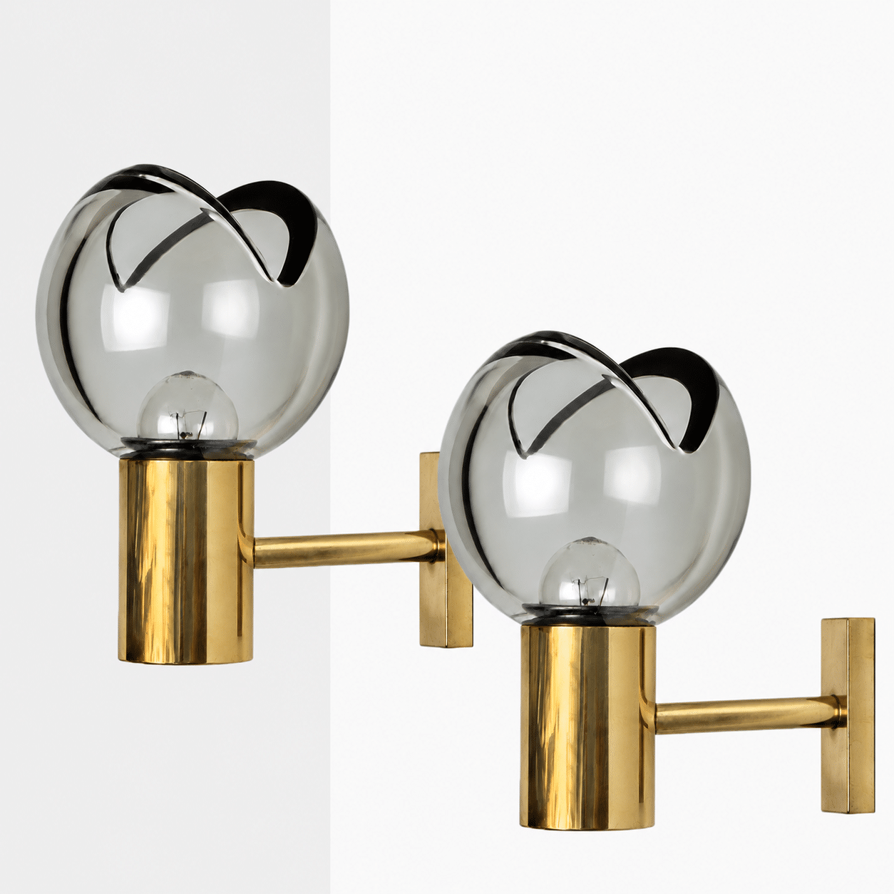 Pair of Wall Sconces with Brass and Glass Shades, Seguso, Italy 1960 - Image 1